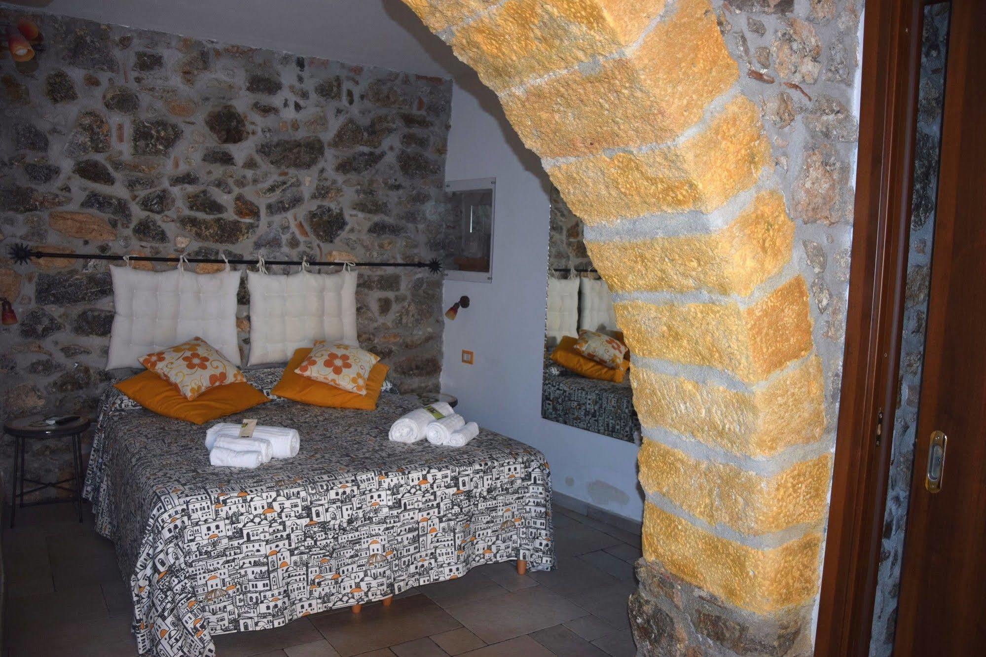 La Casa Del Geko Bed & Breakfast Чефалу Екстериор снимка