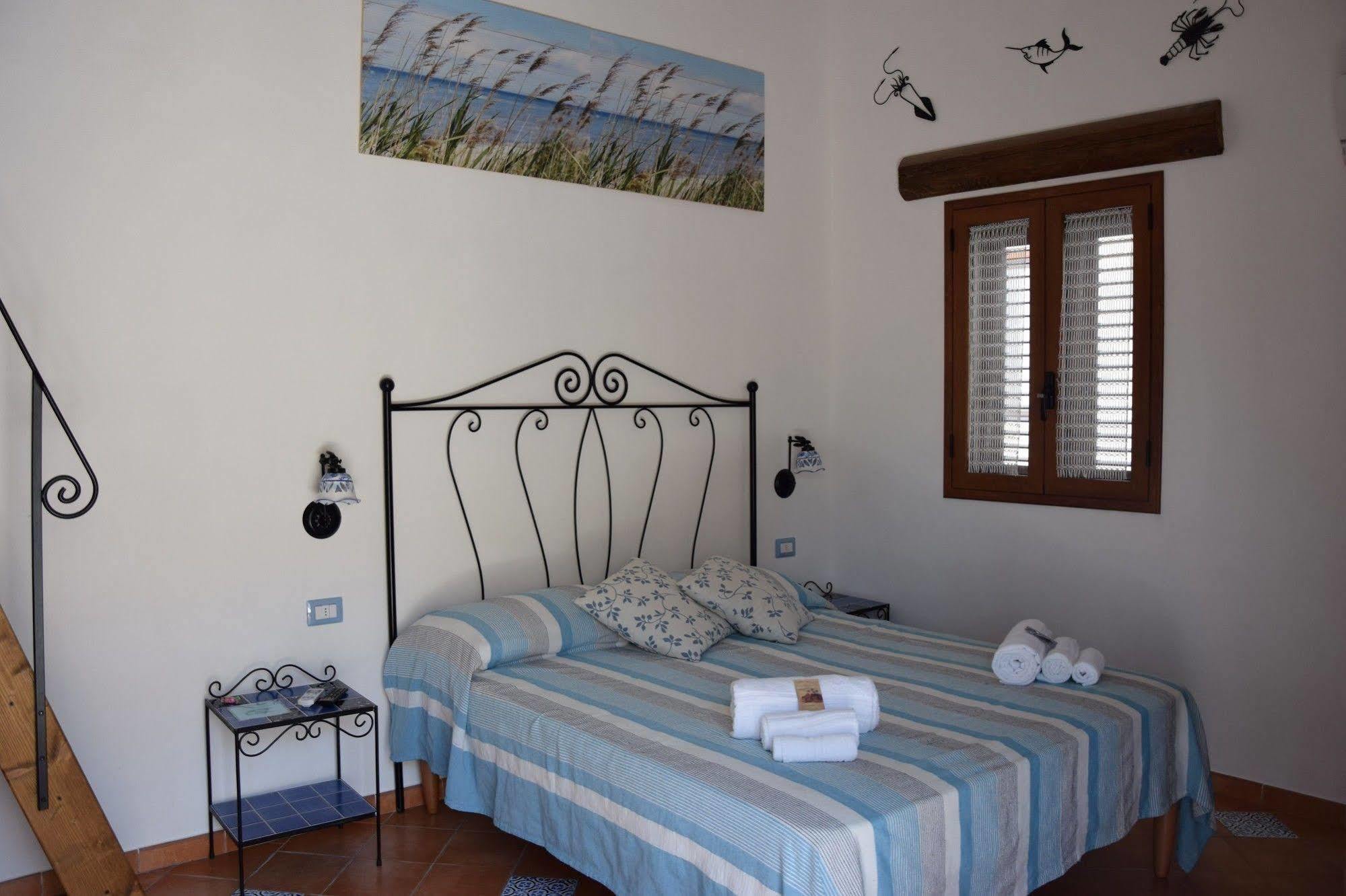 La Casa Del Geko Bed & Breakfast Чефалу Екстериор снимка