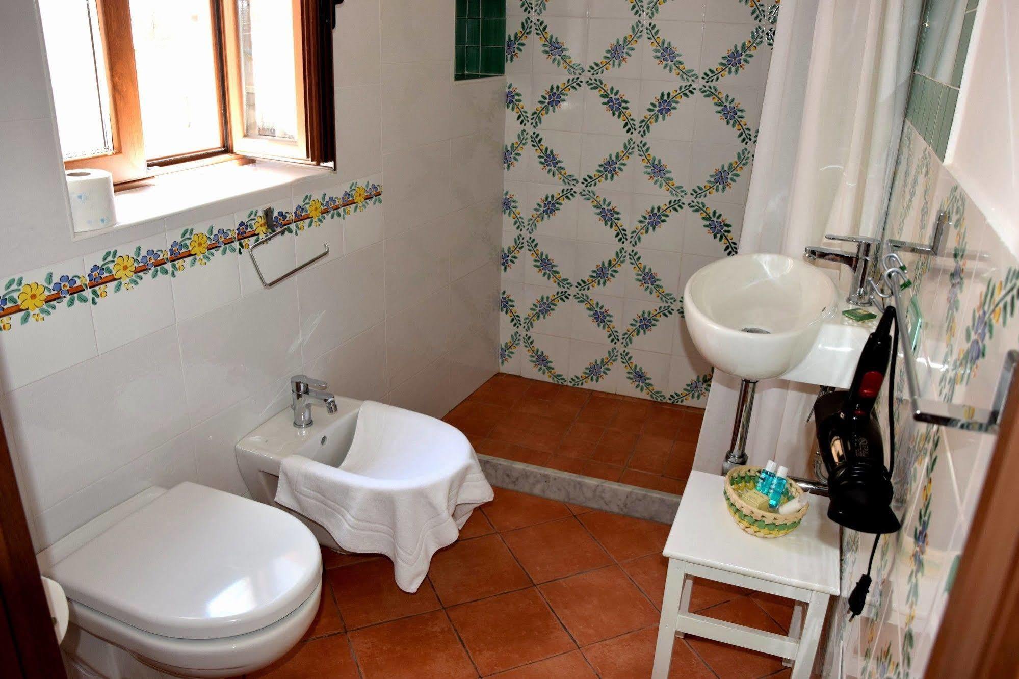 La Casa Del Geko Bed & Breakfast Чефалу Екстериор снимка