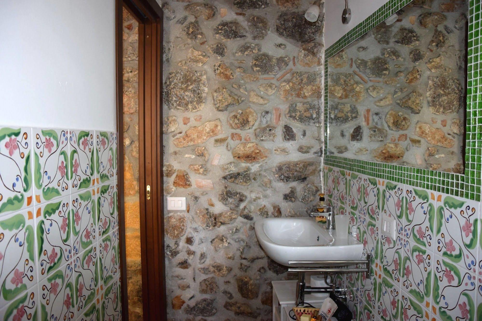 La Casa Del Geko Bed & Breakfast Чефалу Екстериор снимка