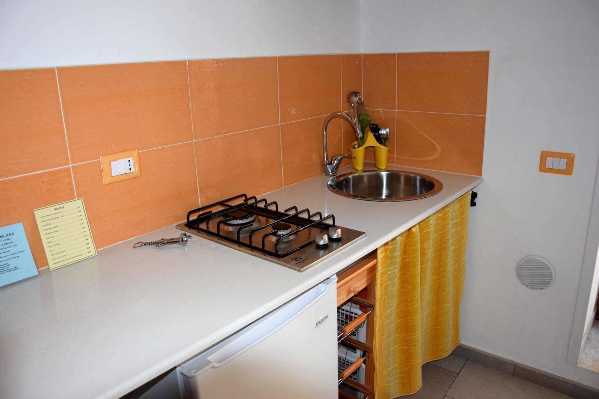 La Casa Del Geko Bed & Breakfast Чефалу Екстериор снимка