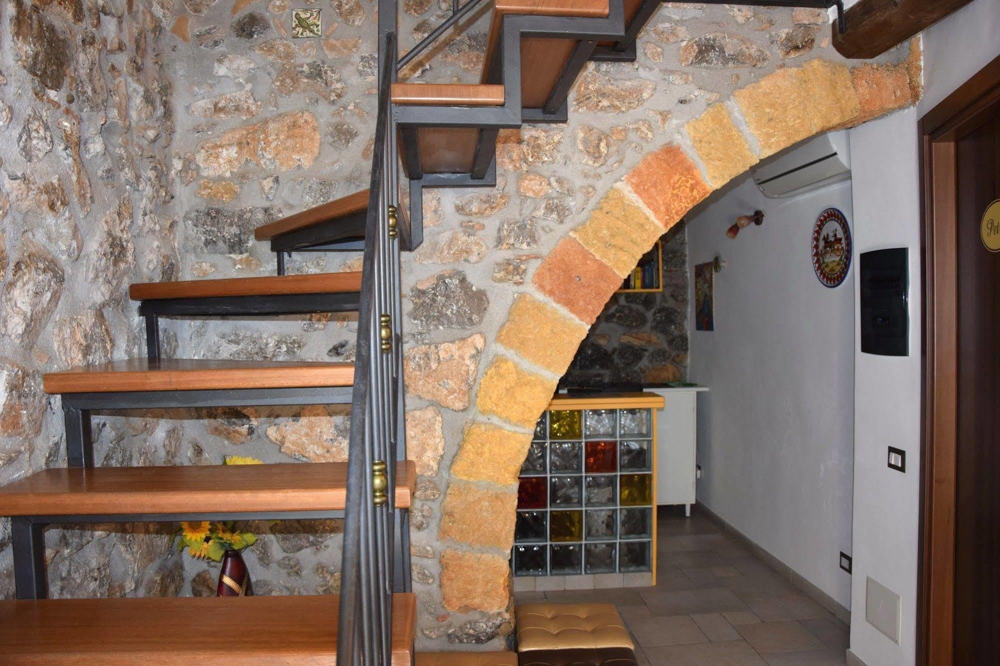 La Casa Del Geko Bed & Breakfast Чефалу Екстериор снимка